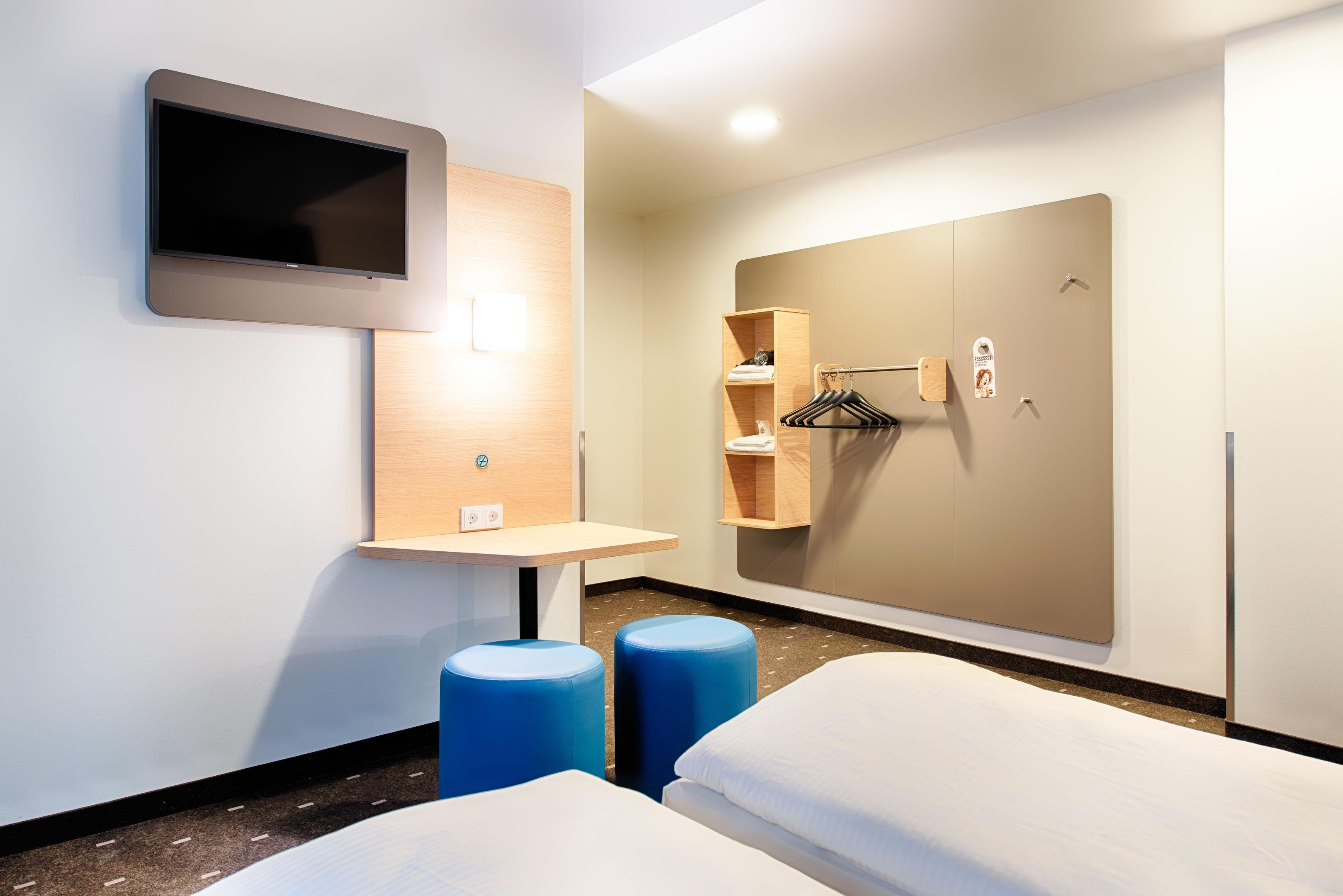 B&B Hotel Rostock City-West ภายนอก รูปภาพ
