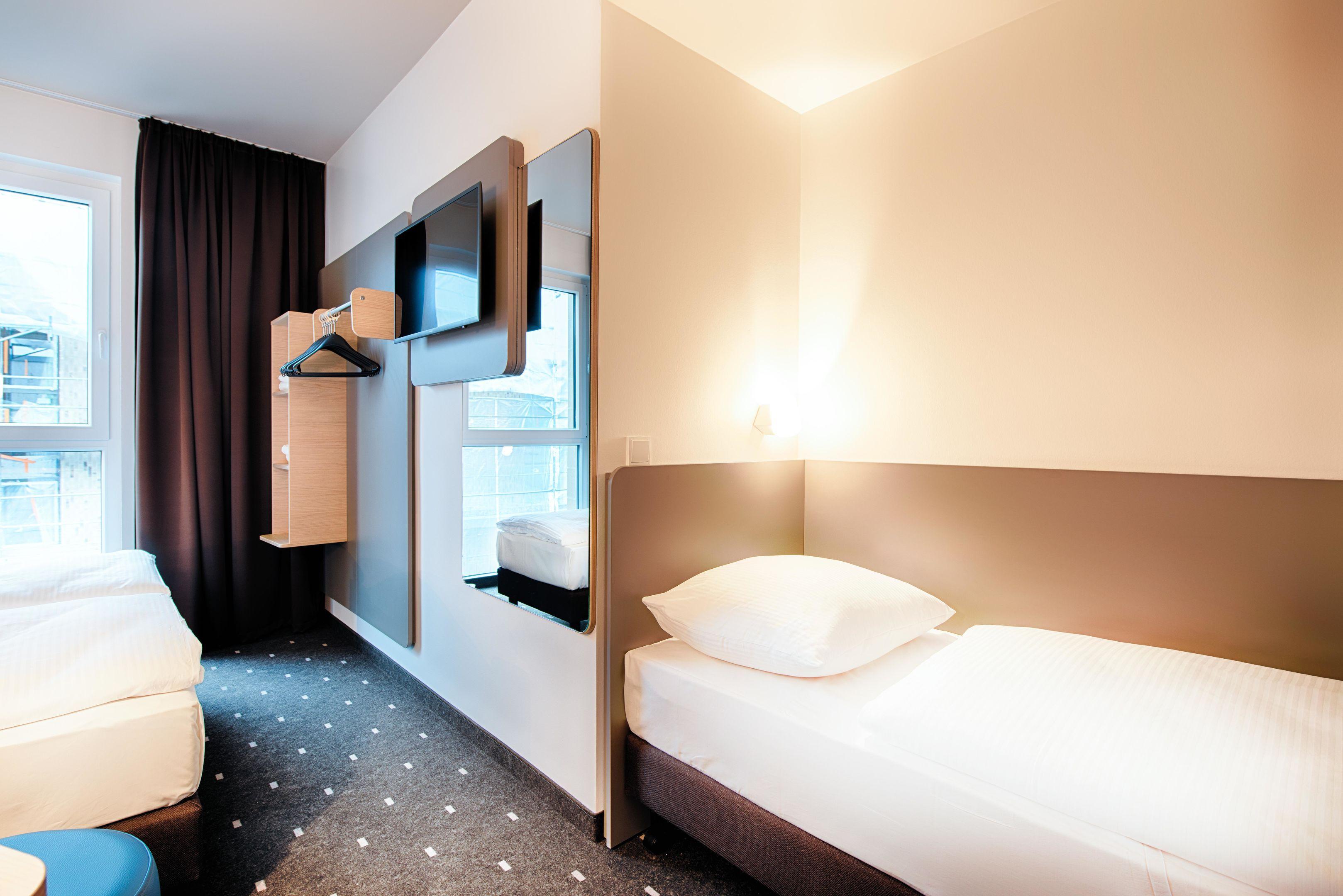 B&B Hotel Rostock City-West ภายนอก รูปภาพ