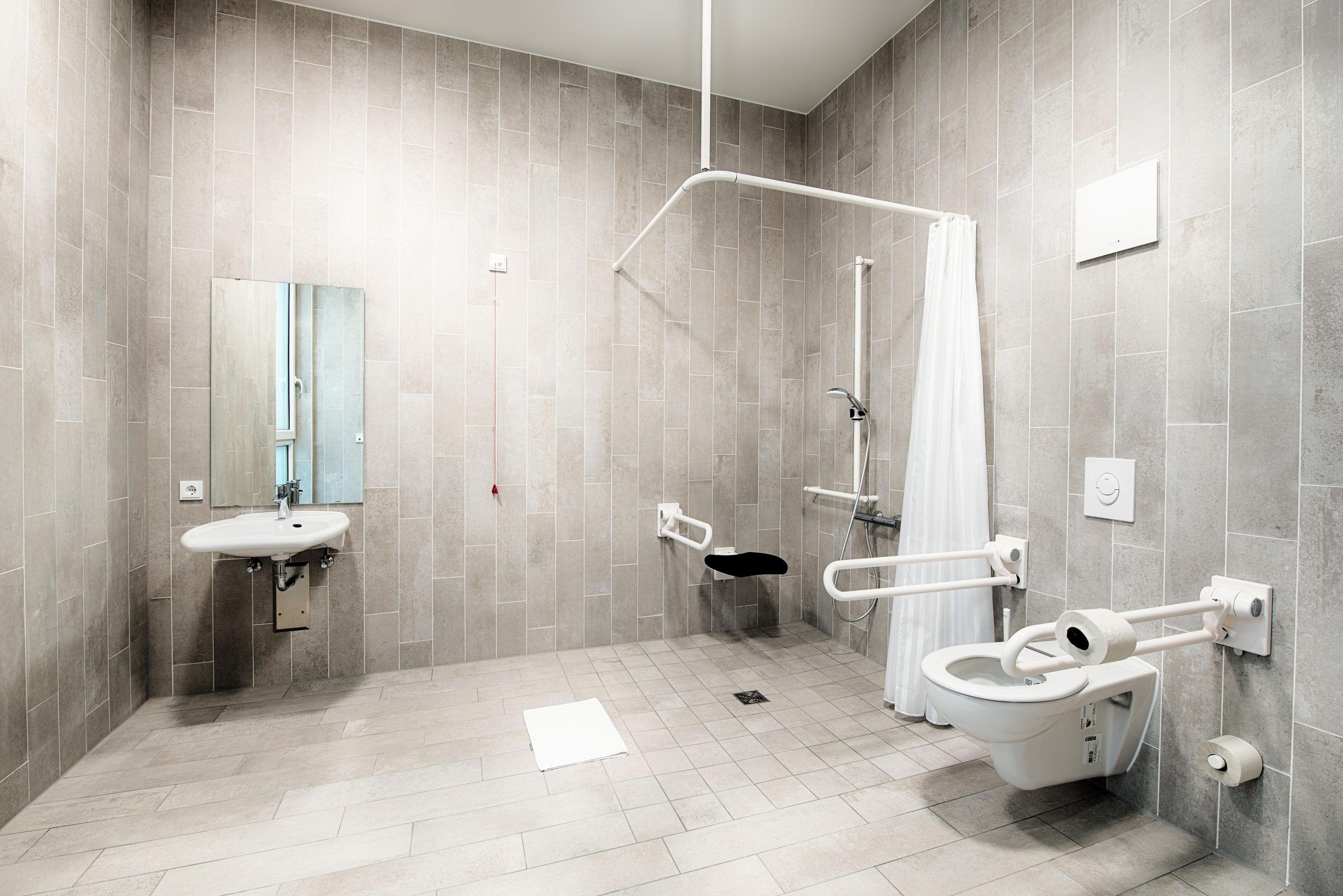 B&B Hotel Rostock City-West ภายนอก รูปภาพ