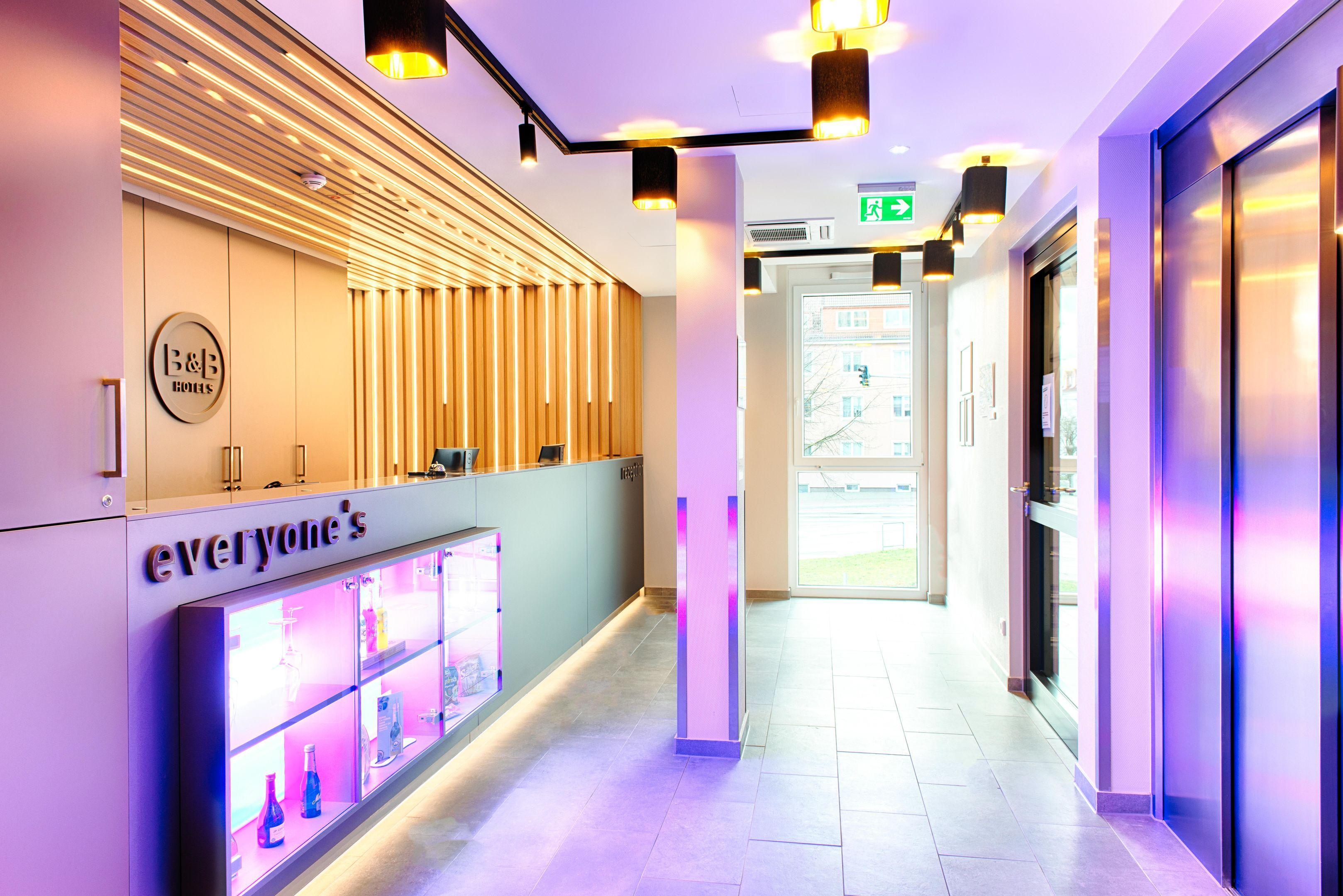 B&B Hotel Rostock City-West ภายนอก รูปภาพ