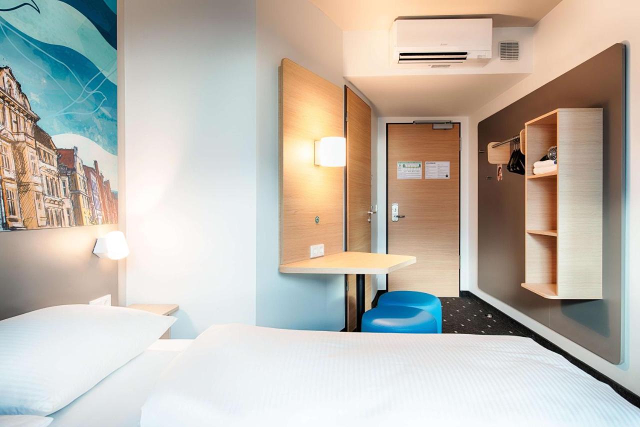 B&B Hotel Rostock City-West ภายนอก รูปภาพ
